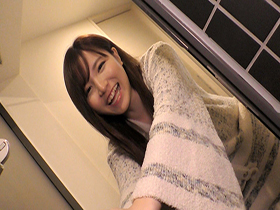 女子宅お泊まり総集編　お股も心もフルオープンした美女たちのガチ自宅SP　サンプル画像14